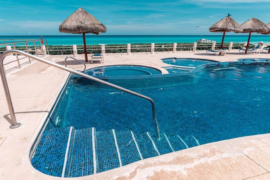 Villas Marlin 108, A Pie De Playa, Albercas, Jacuzi, Ubicacion Inmejorable Cancún Eksteriør billede